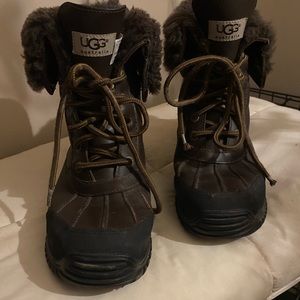 Ugg Adirondack dark brown size 8